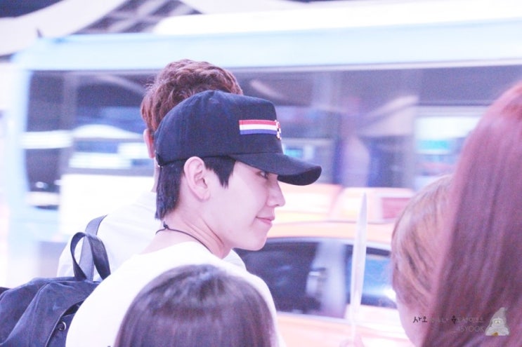 150819 김포공항 입국 정일훈, 현아 잘나가서그래 이쁘네