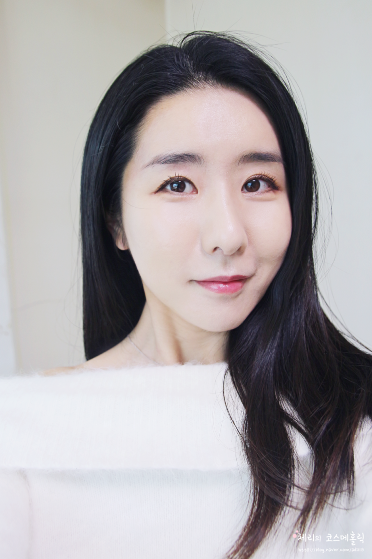입생로랑 쿠션 스파클링 에디션과 틴트인밤 8호로 한 데일리메이크업