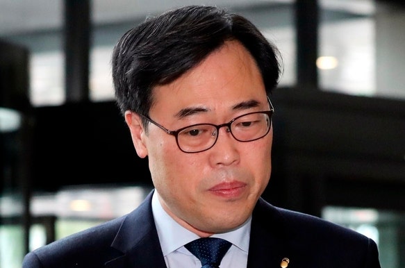 김기식 사태, 사퇴해야 된다고?! 글쎄~~