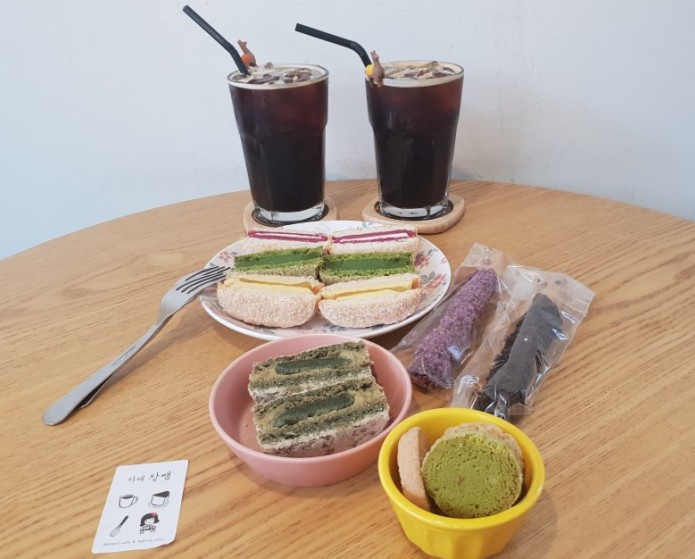 [홍대카페/카페장쌤] 비주얼도 맛도 화려한 다쿠아즈 맛집, 카페장쌤 카페리뷰