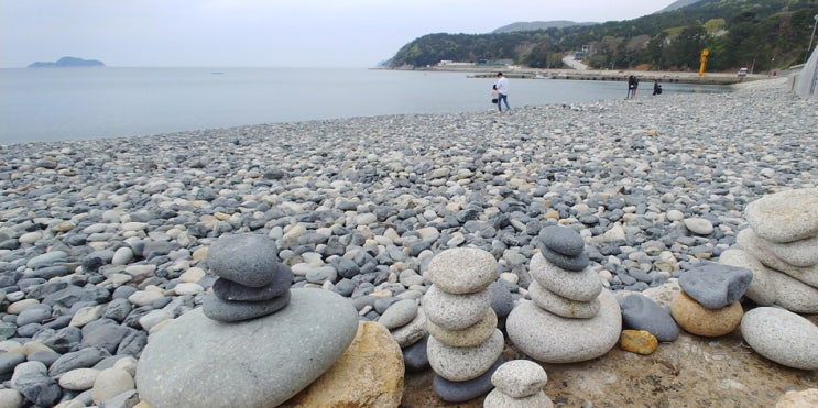 거제 비오스 펜션이 있는 망치 몽돌해변에서 하루를 보내다.