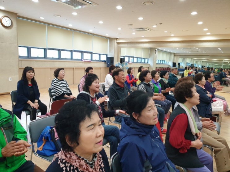 ※김포 하성주민센터※ 에너지 노래강사 이월연과 배우는 금주 신곡 《 임영웅씨의 계단말고 엘리베이터》   쉽게 제대로 배워볼까요??