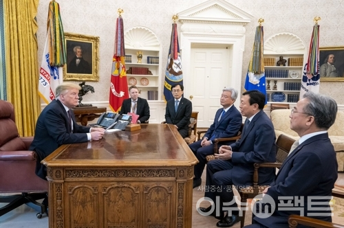 롯데 신동빈 회장 트럼프 만나 특별한 기업 외교 펼쳐