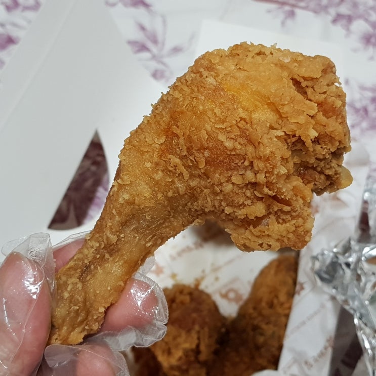배달의 민족으로 주문한 후라이드 참 잘하는집 반반치킨