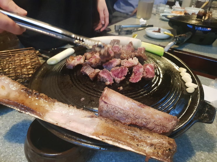 [삼각지/신용산 고기] 몽탄 짚불구이 우대갈비, 짚불 삼겹살