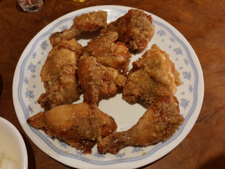 [서초구] 구반포역 마늘치킨이 유명한 노포 '반포치킨'