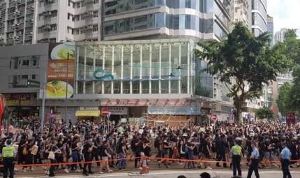 홍콩 수출된 '임을 위한 행진곡'…홍콩의 민주화 진보 침묵, 보수는 지지