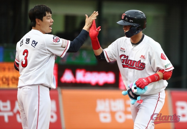 <6월16일> [스포티비뉴스-사직 게임노트] '나종덕·민병헌 홈런+장시환 3승' 롯데, 7연패 뒤 2연승