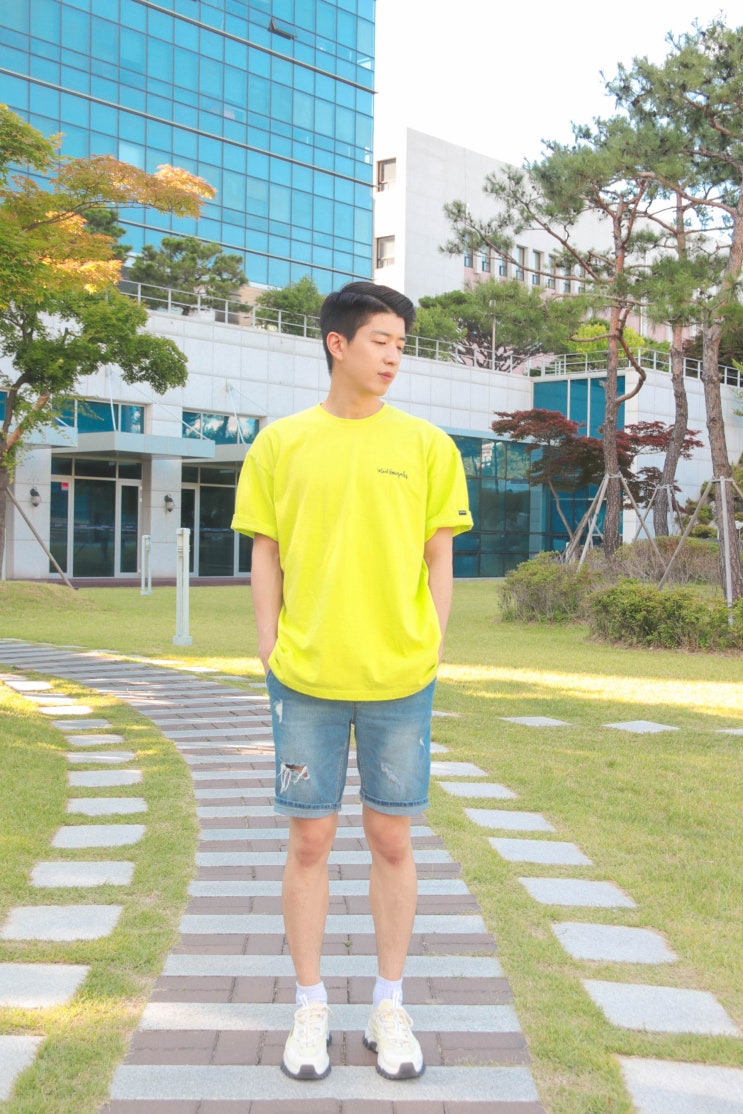 남자 반팔티 마크곤잘레스 네온 티셔츠 그래픽이 예뻐!