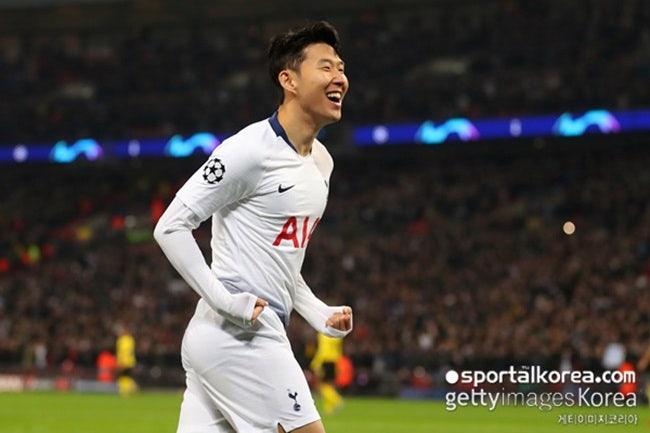 [스포츠이슈][해외축구] '글로브사커' 유럽출신 vs 비유럽출신 베스트라인업. 비유럽출신 손흥민 선정! 메시, 호날두, 네이마르, 아자르, 음바페, 살라, 모드리치 등.