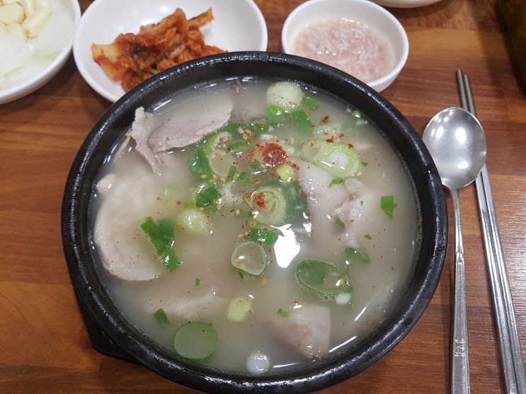 부산 여행. 초량 우리돼지국밥에서 아침에 해장하기