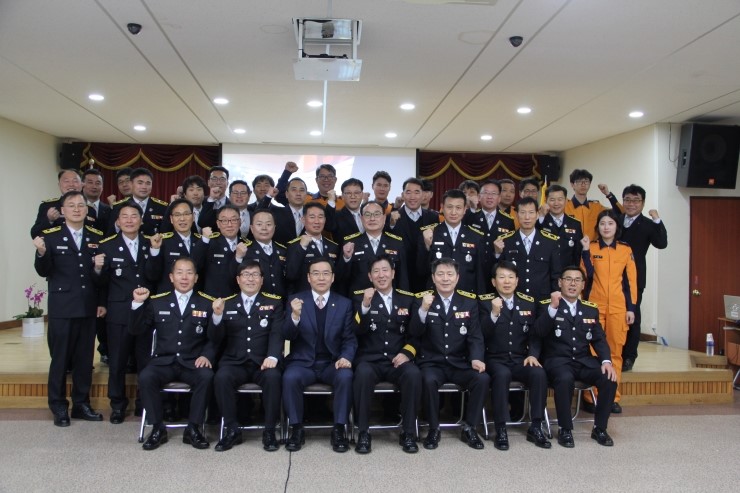 광주지검 순천지청,제2회 전국동시조합장선거 대비 유관기관 협의회 개최 /변수남 전남소방본부장, 순천소방서 직원과 대화의 시간 가져/ 김용호 여수소방서장,설 명절 전통시장 등 현장지도방문 -- 명절기간 대형사고 예방에 모든 역량 투입 [전남조은뉴스/조순익 기자] 