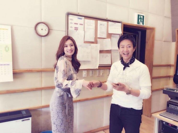 ‘세계는 지금’ 강서은 아나운서, 과거 최수종과 마주하며 악수한 사진 눈길…그의 나이는?