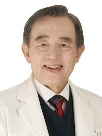 아산충무병원 '윤방부 박사' 영입 제2의 도약 나서