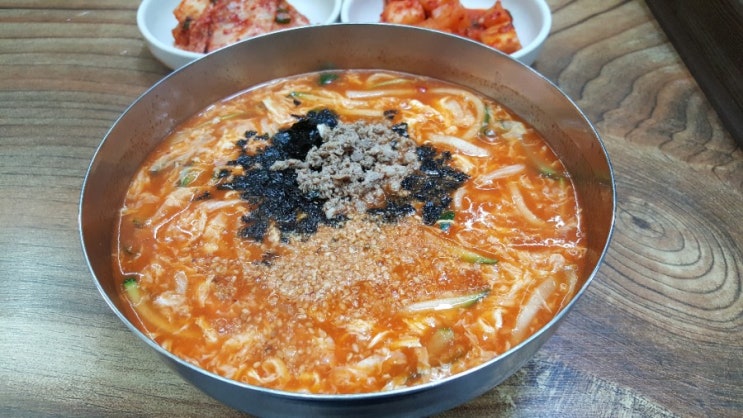 강릉 장칼국수 맛집 '벌집'