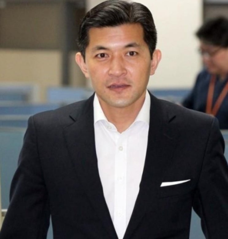 홍정욱 딸 마약 밀반입... 공항서 긴급체포!