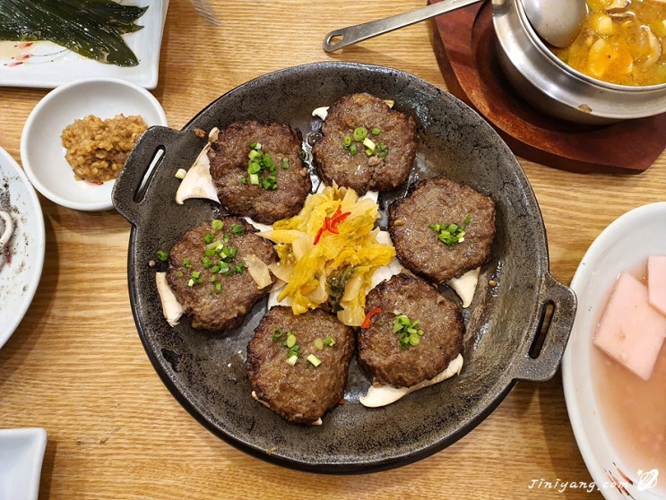 담양 떡갈비 맛집 담양애꽃과 걷기 좋은 용마루길