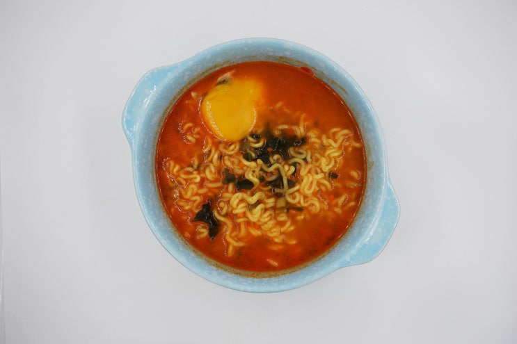 불마왕라면 생각보다 안 매운데?