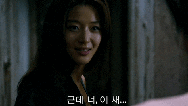 영화 도둑들 줄거리 결말, 지금 봐도 매력적인 배우들과 아찔한 와이어 액션이 시선을 붙잡는 영화