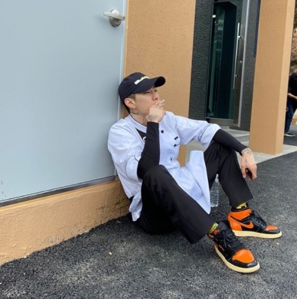 박재범 '맛남의 광장' 촬영 중 '조리복+담배 흡연' 파격 예고 박재범 '맛남의 광장' 촬영 중 '조리복+담배 흡연' 파격 예고