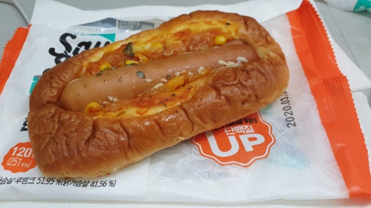 [다이어트 식단] 맛있는 체중감량 식단, 맛있닭 닭가슴살 소세지빵 (칼로리 정보)