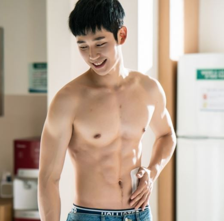 정해인 키 머리 나이  드라마 반의반 사주 풀이