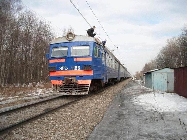 무모한 쾌락? 새로운 도전? Train-Surfing : 네이버 블로그