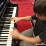 [몽골] 피아노 치는 러시아 소년 세르게이, '소년을 생각한다'