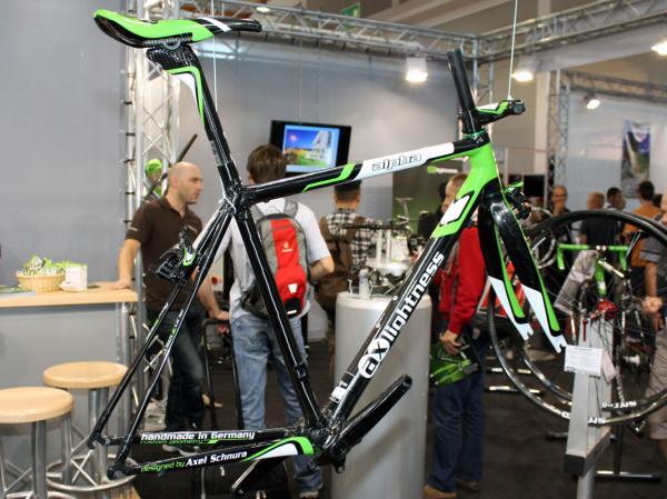 AX Lightness debuts customizable carbon road frames : 네이버 블로그