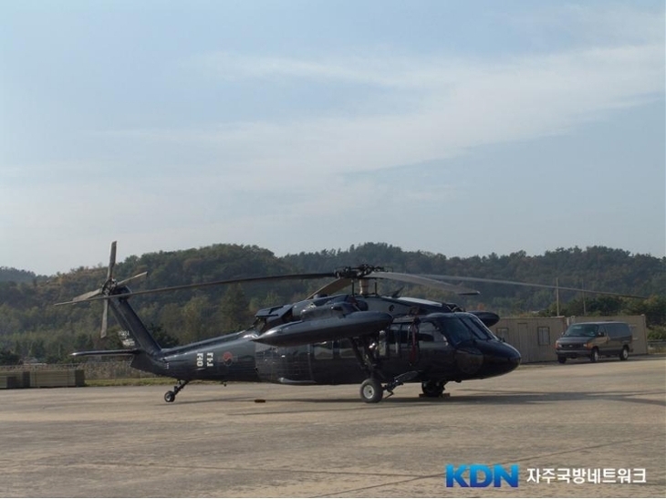 공군 비행기와 헬리콥터