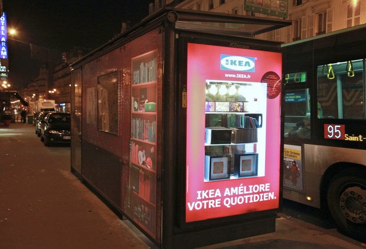 우리 가구라면 어떤 곳도 가정이 된다!!! 이케아 버스 정류소? IKEA Decorated Paris Bus Shelters ...
