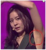 IU 겨드랑이 
