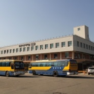 달라진 대전 서부시외버스터미널 승차장에서 운행준비를 알리는 버스들