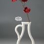 MOMA Porcelain Minimalist Outline Vase $14 / 모마 도자기 아웃라인 꽃병