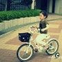 그녀의 자전거 :)