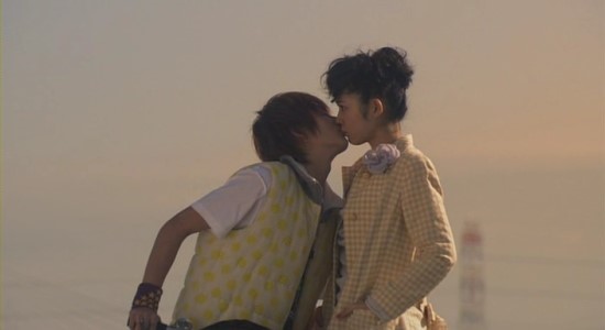 키 작은 여자 키 큰 남자 키스