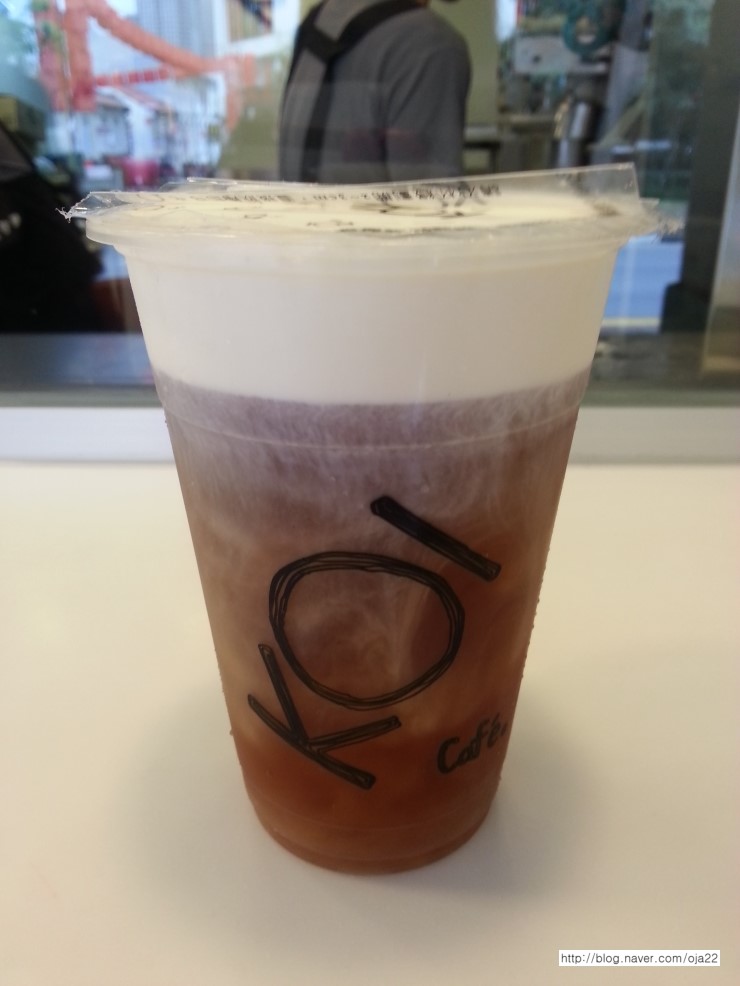 [싱가폴 맛집] KOI cafe 코이 카페, Black Tea Macchiato 블랙 티 마끼아또 네이버 블로그