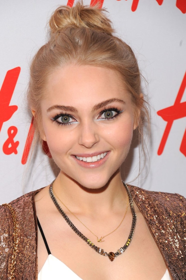 annasophia-robb-h-m-denim-days-campaign-launch-in-nyc-3-2