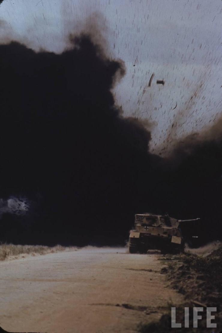 미군이 TNT로 폭파시킨 북아프리카 독일군의 타이거-1 전차[WW2 North Africa US Army German ...