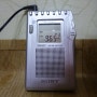 소니 포켓탑 라디오 SRF-T615 라디오입니다.