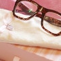 [질스튜어트] 기프트 파우치 : 하얗고 보송한 안경파우치♥