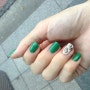 ESSIE - 725 Pretty Edgy 와 Green With Envy ,Green With Envy 비교~