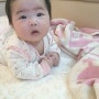 YulA's 2월의 어느날 - 5개월 아기, 브라이트 스타트 샌드스톤 스윙, 알집매트
