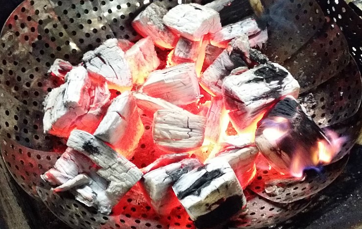 캠핑 필수 준비물, 친환경 조각 참나무 장작으로 DIY 셀프 숯 만들기! 캠핑용 숯 만들기 고기굽기, 숯불구이, 파이어깍두기 ...