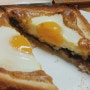 달걀 박힌 에그토스트/에그홀토스트/프렌치토스트/블루베리소스/브런치