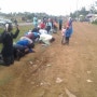 케냐 길거리 전도 때 땅에 엎드려 회개하는 감동적인 모습