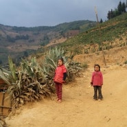 중국 곤명의 리스족 아이들