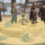 디즈니 겨울왕국 케이크 엘사케이크 !