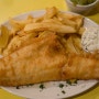 영국 전통음식 - 인생에 위안이 되는『피시 & 칩스 (Fish & Chips)』