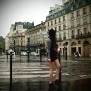 비 내리는 파리의 어느 날.